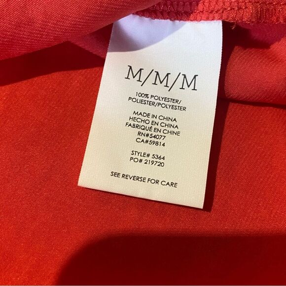 Cabi Hibiscus Rose Red Split V- Neck Flowy Silky Tank Blouse Women's Size Medium - Picture 10 of 13